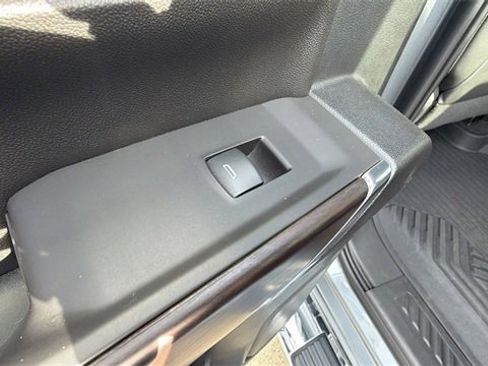 Used 2021 GMC Sierra 1500 SLT w/ Driver Alert Package I image 17