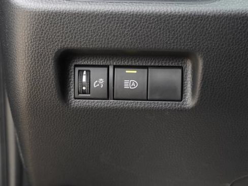 Used 2025 Toyota RAV4 LE AWD/4WD image 19