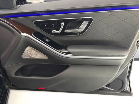 Used 2024 Mercedes-Benz S 580e 4MATIC Sedan image 17