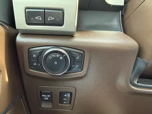 Used 2019 Ford F150 King Ranch w/ Equipment Group 601A Luxury RWD image 26
