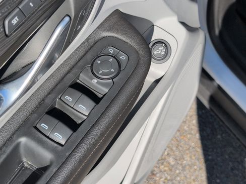 Used 2022 GMC Terrain SLT w/ LPO, Floor Liner Package image 12