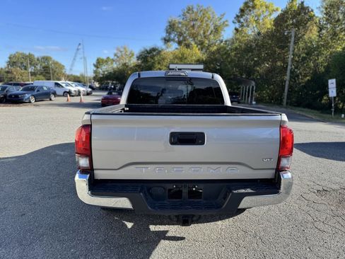 Used 2019 Toyota Tacoma SR5 image 19