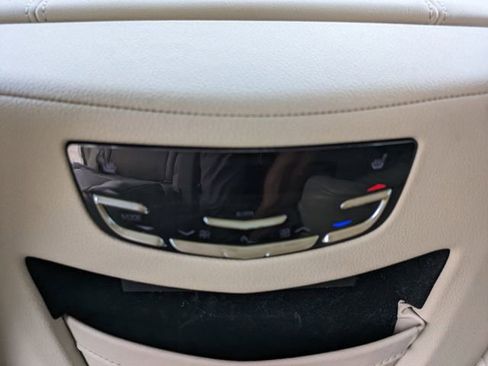 Used 2020 Cadillac Escalade ESV Premium Luxury image 16