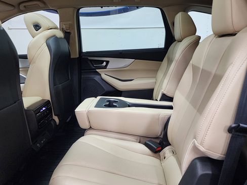 Certified 2024 Acura MDX SH-AWD w/ Technology Package image 17