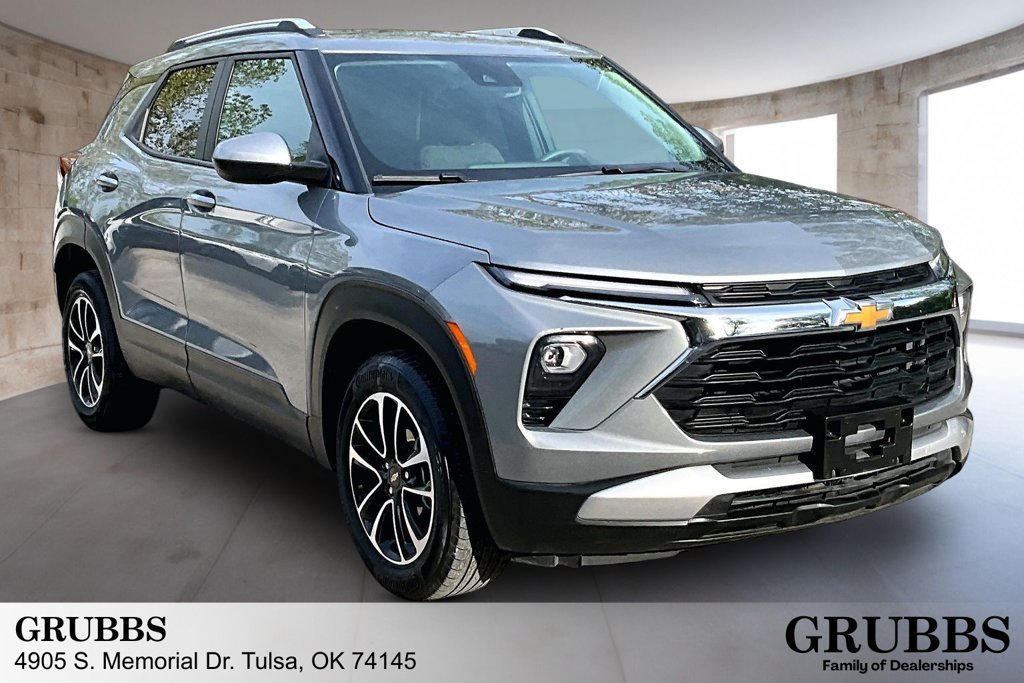 Used 2025 Chevrolet TrailBlazer LT AWD/4WD image 1