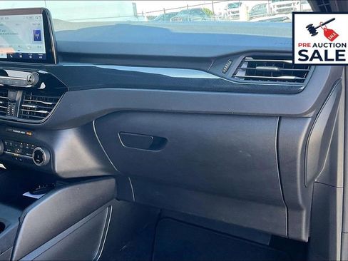 Used 2025 Ford Escape ST-Line AWD/4WD image 16