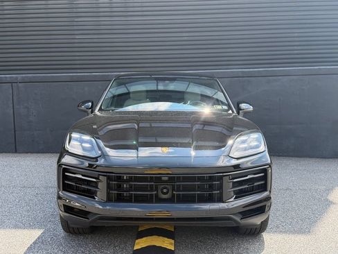 Certified 2026 Porsche Cayenne Coupe AWD/4WD image 13