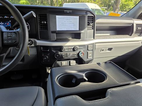 Used 2025 Ford F250 XL AWD/4WD image 12