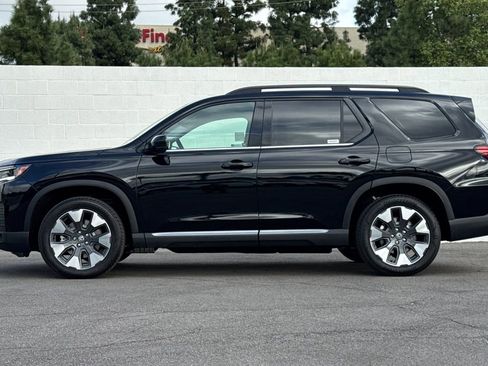 New 2026 Honda Pilot Touring image 7
