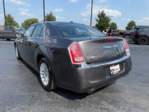 Used 2014 Chrysler 300 w/ Driver Convenience Group image 5