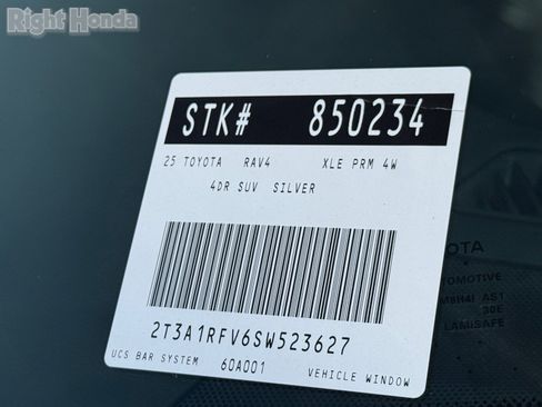 Used 2025 Toyota RAV4 XLE Premium image 34