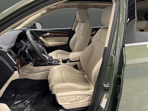 Used 2024 Audi Q5 e Premium Plus image 4