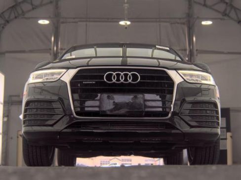 Used 2018 Audi Q3 2.0T Premium Plus w/ Premium Plus Package AWD/4WD image 2