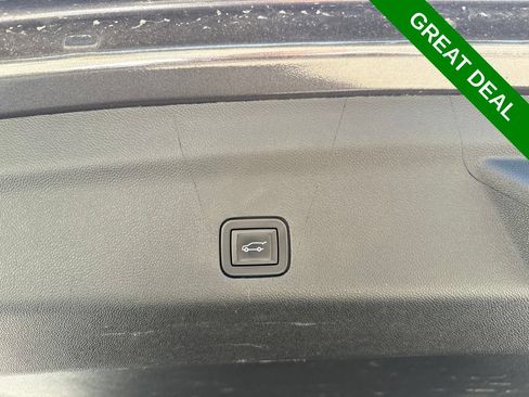 Used 2021 GMC Yukon Denali AWD/4WD image 8