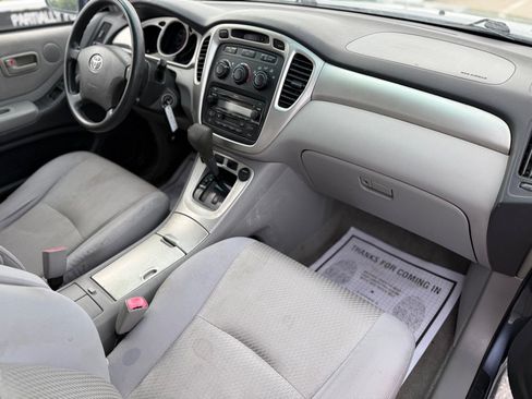 Used 2004 Toyota Highlander 2WD image 12