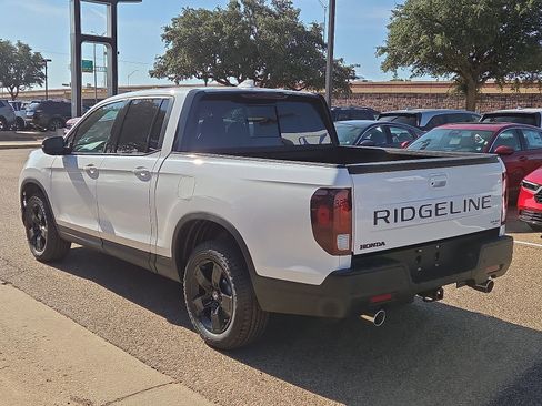 New 2026 Honda Ridgeline Black Edition image 3
