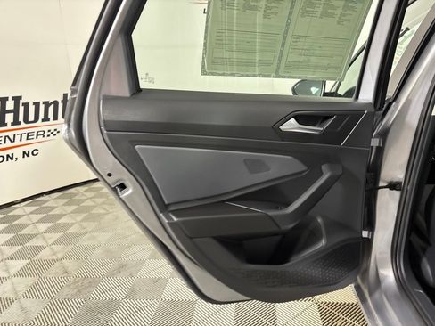 Used 2025 Volkswagen Jetta SE w/ Sunroof Package FWD image 23