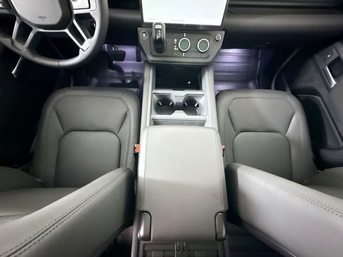 New 2026 Land Rover Defender 110 X-Dynamic SE AWD/4WD image 17