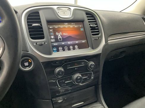 Used 2021 Chrysler 300 Touring w/ Sport Appearance Package image 10