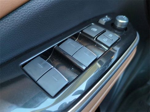 New 2025 Toyota Crown Signia image 23