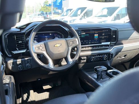 Used 2023 Chevrolet Silverado 1500 LTZ AWD/4WD image 19
