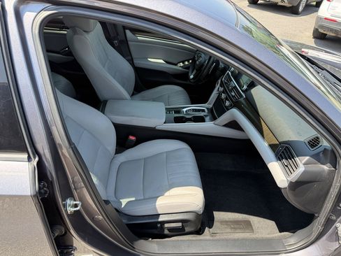 Used 2018 Honda Accord Touring image 21