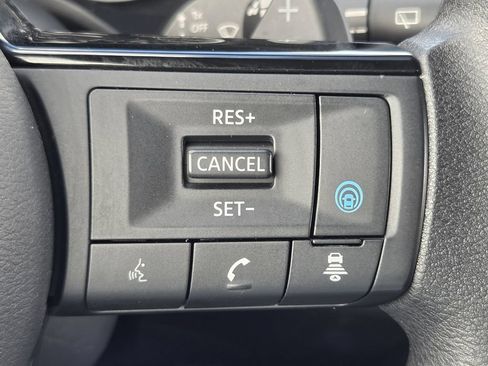 Used 2023 Nissan Rogue SV AWD/4WD image 21