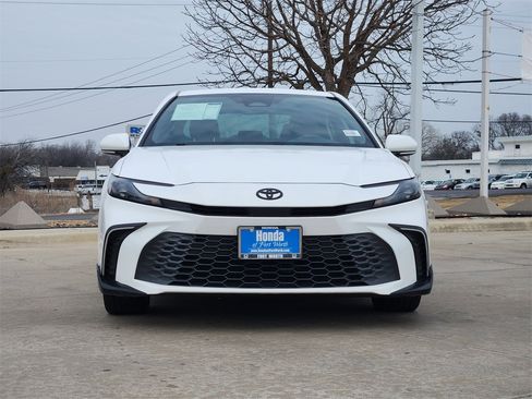 Used 2025 Toyota Camry XSE image 2