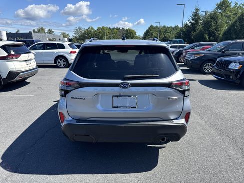 Certified 2025 Subaru Forester Touring AWD/4WD image 27