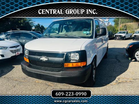 Used 2009 Chevrolet Express 1500 image 1