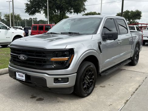 Used 2024 Ford F150 XLT w/ XLT Black Appearance Package RWD image 9