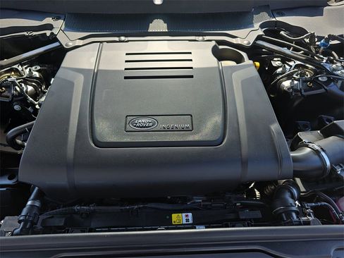 New 2025 Land Rover Discovery S image 33