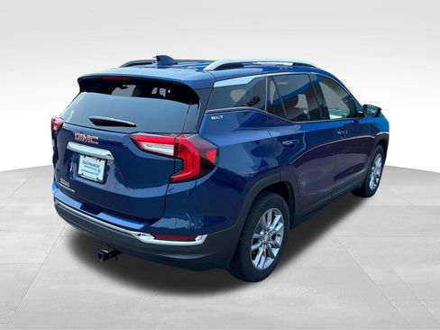 Used 2022 GMC Terrain SLT w/ Infotainment Package II FWD image 5