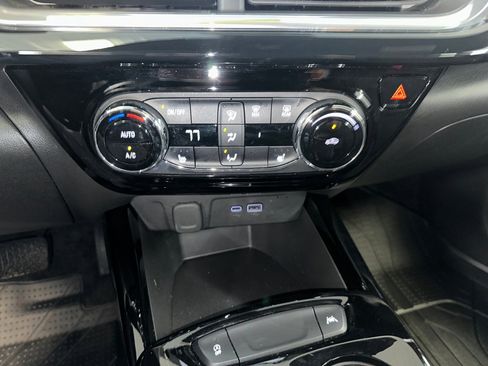 Certified 2024 Chevrolet Trax RS w/ Driver Confidence Package image 13