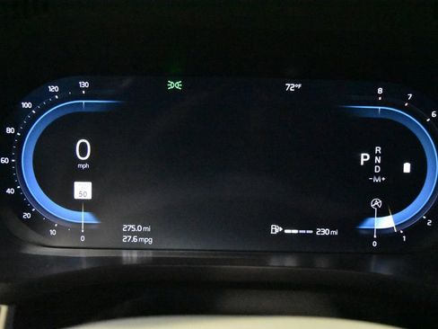 Used 2022 Volvo XC60 B5 Momentum image 18