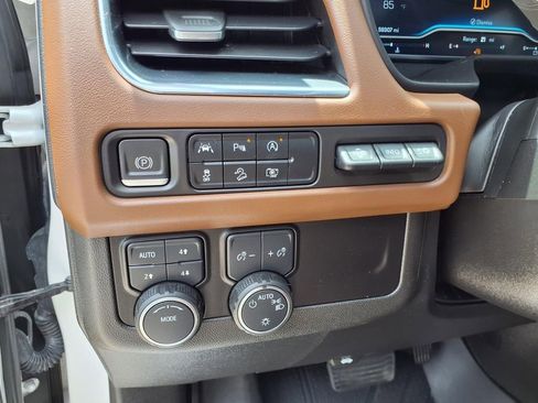 Used 2023 Chevrolet Tahoe High Country w/ LPO, Illumination Package AWD/4WD image 16