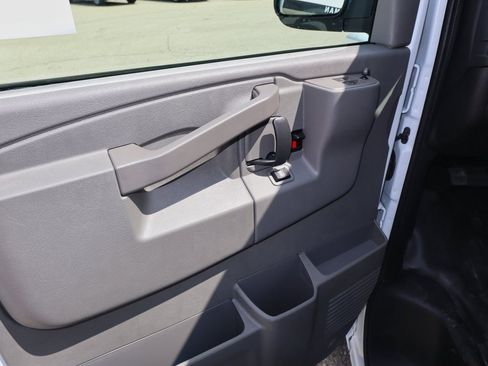 New 2025 GMC Savana 2500 Extended w/ Driver Convenience Package image 17