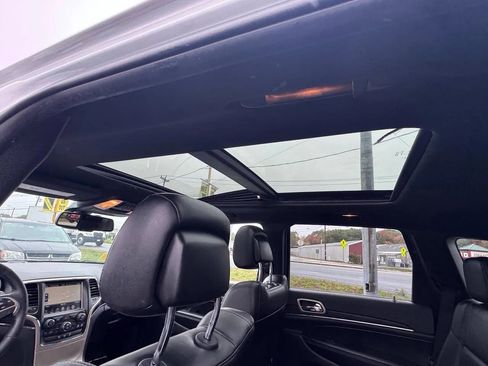 Used 2014 Jeep Grand Cherokee Limited w/ Luxury Group II image 15