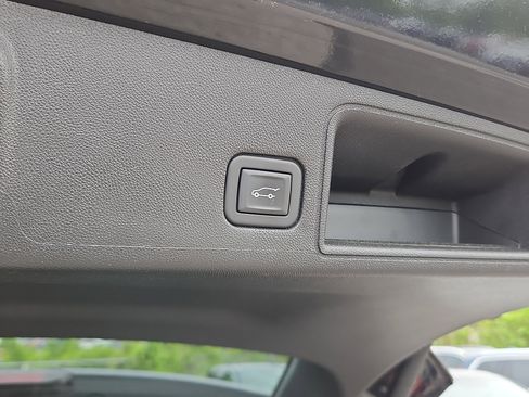 Certified 2023 GMC Terrain Denali AWD/4WD image 31