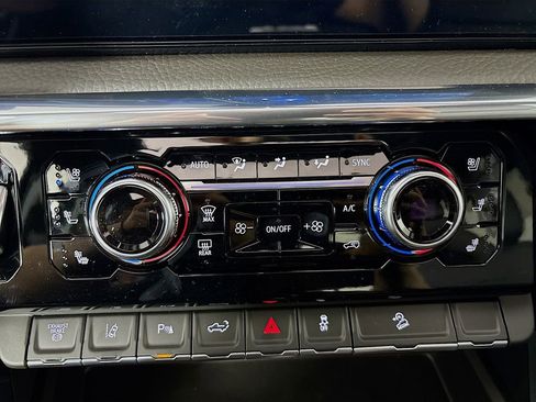 New 2025 GMC Sierra 3500 Denali w/ Denali Reserve Package image 16