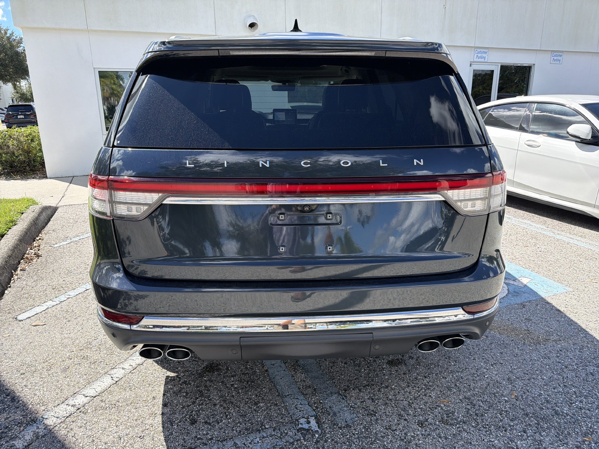 Used 2021 Lincoln Aviator Reserve w/ Equipment Group 201A AWD/4WD image 38