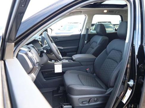 New 2026 Nissan Pathfinder SV image 10