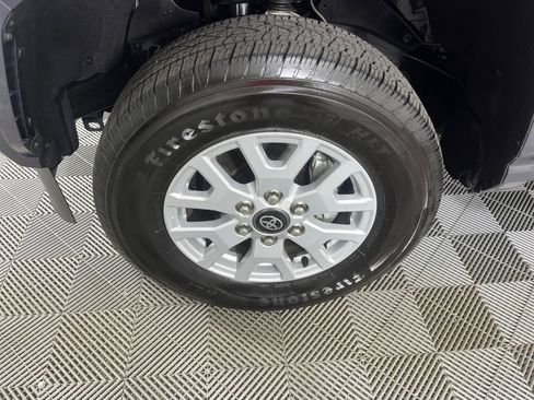 Certified 2025 Toyota Tacoma SR5 image 30