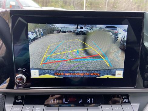 Used 2025 Toyota Camry SE image 23