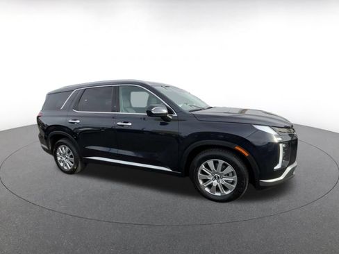 Used 2025 Hyundai Palisade SEL FWD image 2