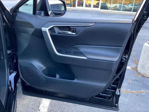 Used 2023 Toyota RAV4 XLE image 21