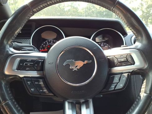 Used 2018 Ford Mustang Coupe RWD image 16