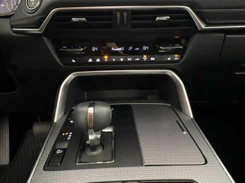 Certified 2025 MAZDA CX-90 Plug-In Hybrid w/ Preferred AWD/4WD image 17