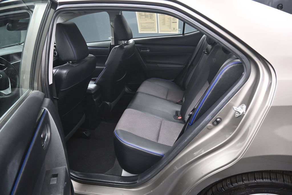Used 2018 Toyota Corolla SE FWD image 26