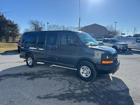 Used 2015 Chevrolet Express 2500 LS image 3